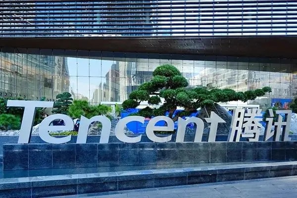 在转转交易上买七位qq被骗了，有他手机号，他告诉我的账号密码是真的，就是需要他手机验证码?